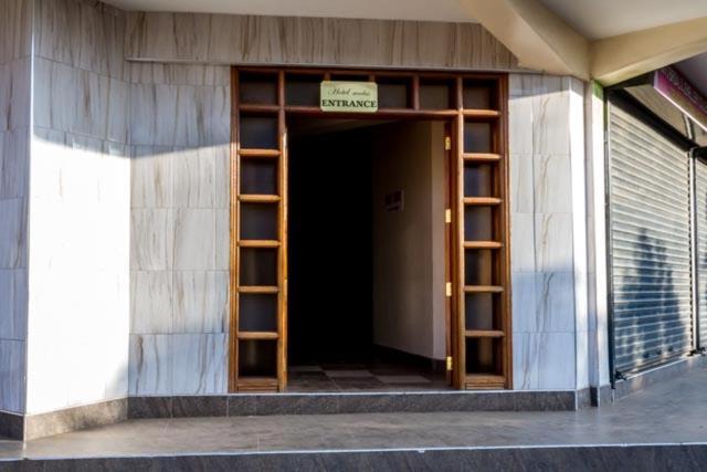Ngara Riverside Lodge Nairobi Bagian luar foto